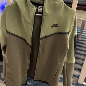 Nike green and Black Full-Zip Hoodie